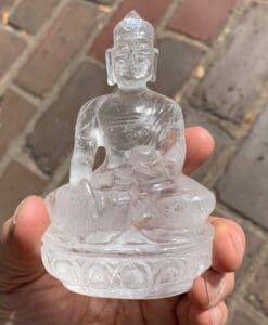 Buddha seated, in clear Quartz 'lined chest' (260gr)