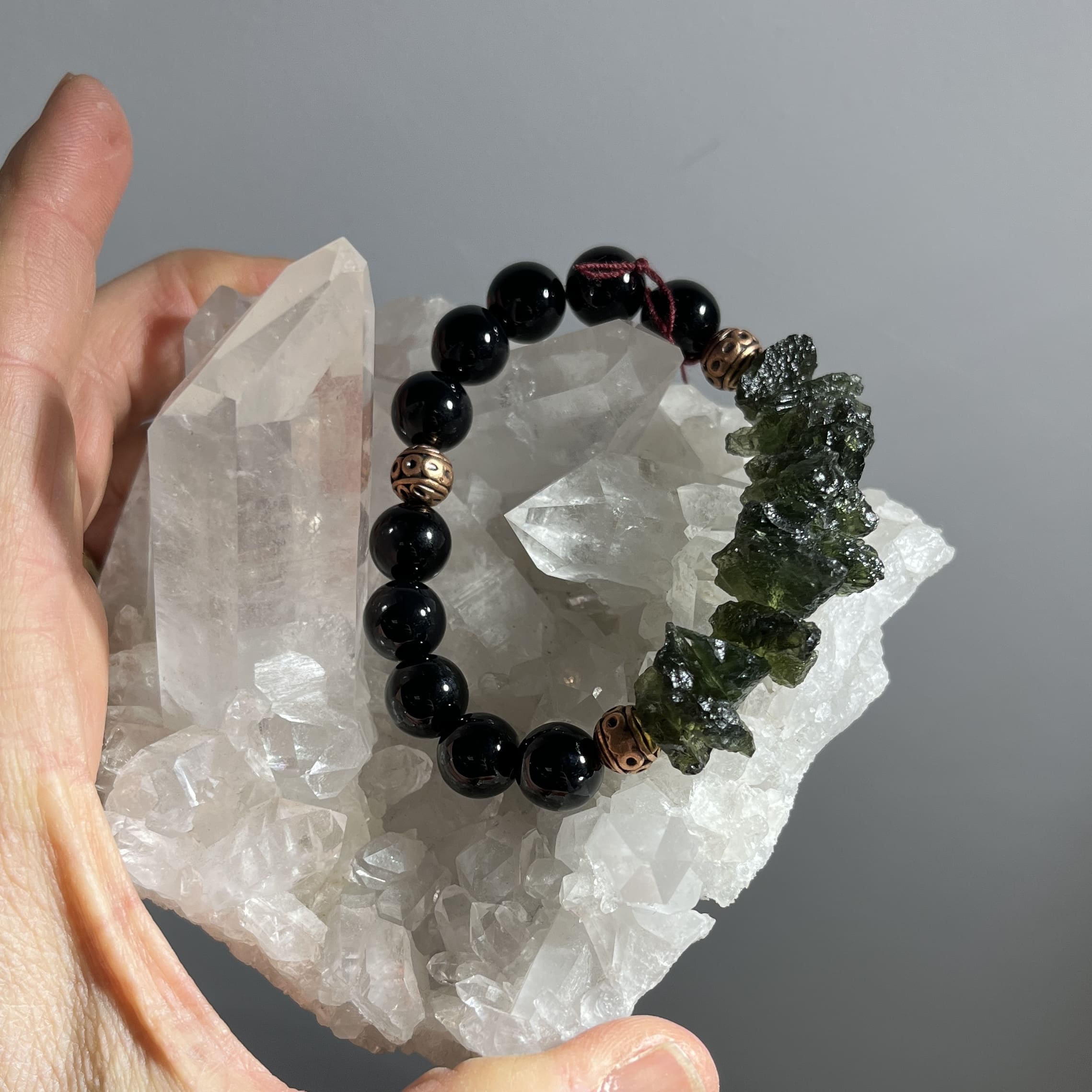 Moldavite bracelet (rough) 13-chip with Onyx n Copper healing crystal